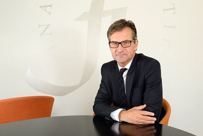 En bild på Finansinspektionens generaldirektör Erik Thedéen