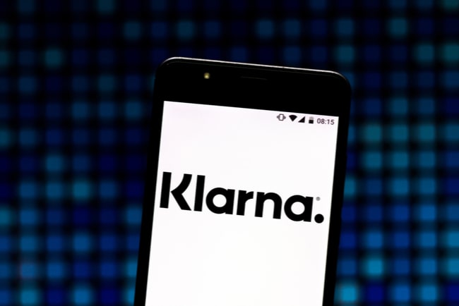 Klarnas logotyp på en smartphone-skärm