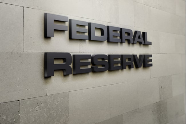 Fasad med texten Federal Reserve på
